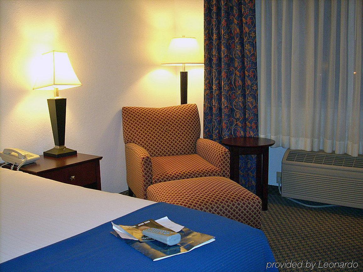 La Quinta And By Wyndham Hotel 3*
