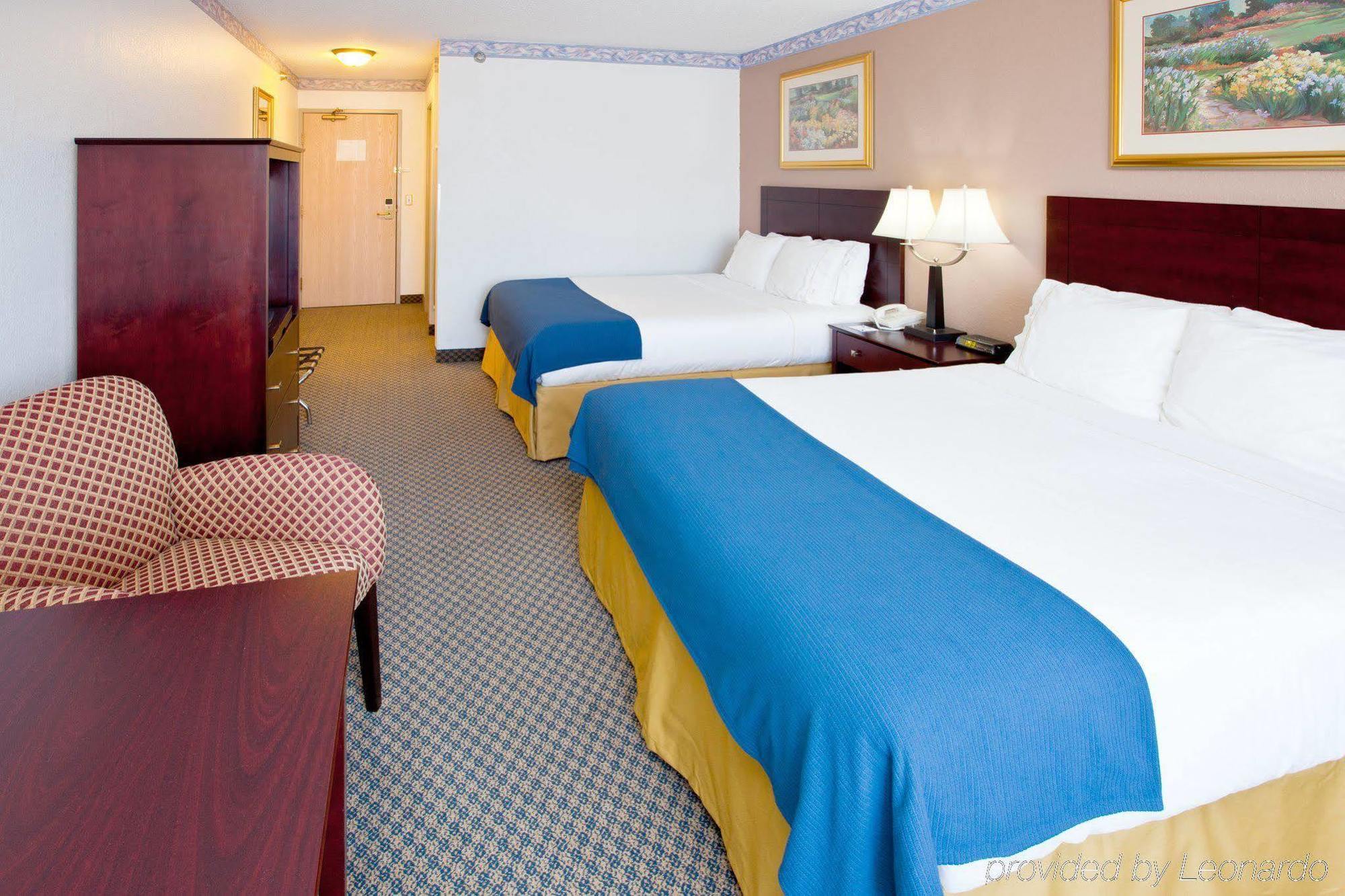 La Quinta And By Wyndham 3*